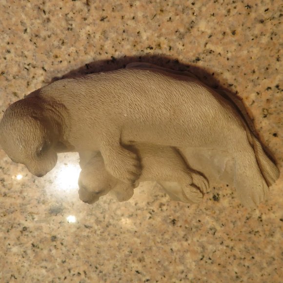 *Vintage* 1991 Castagna SEAL & Pup Resin Figurine (K389) - Picture 4 of 6